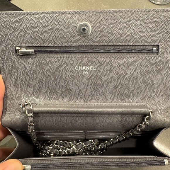 Chanel WOC - Picture 4 of 9